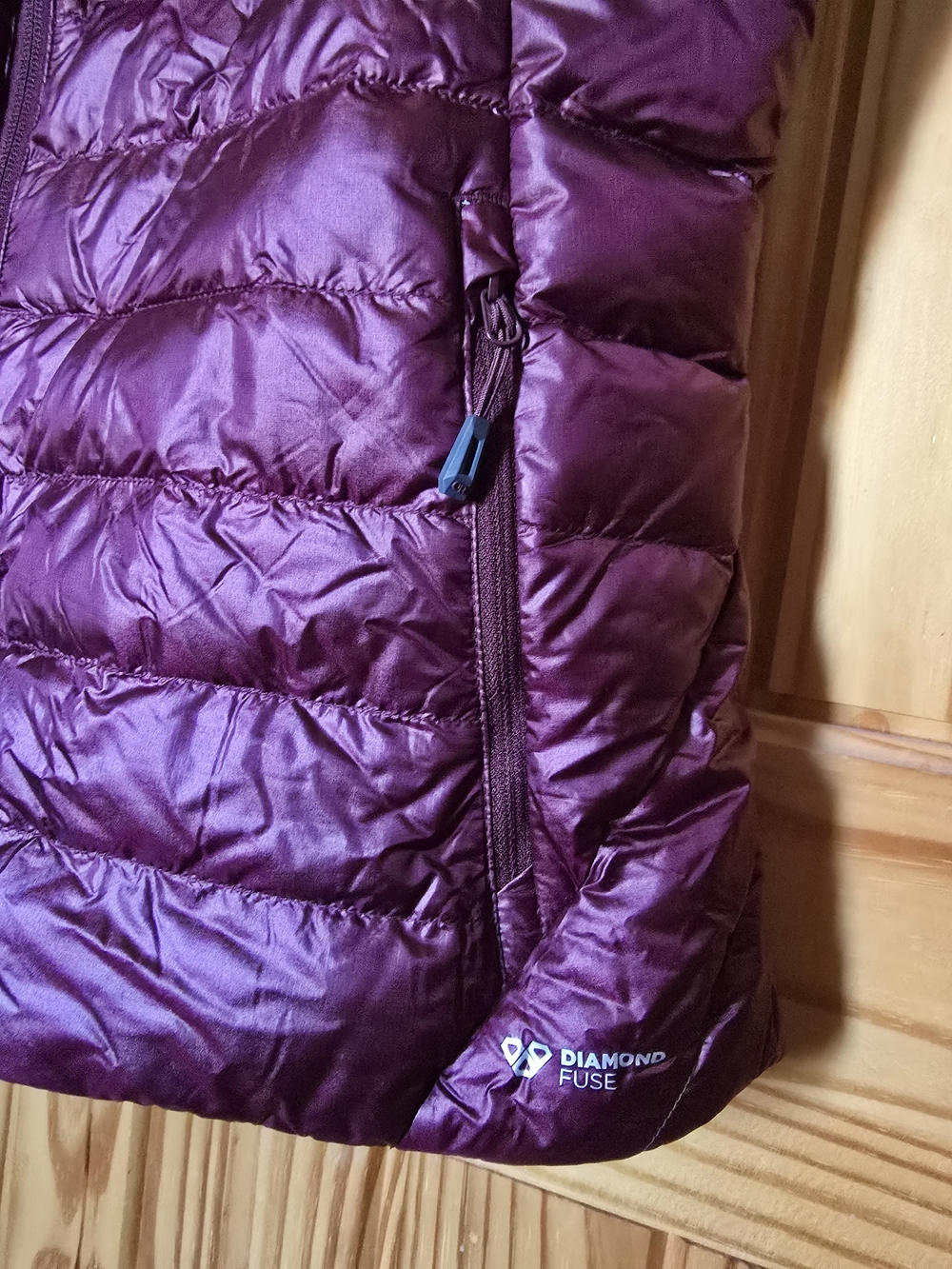 Womens M Outdoor Research Quilted Insulated Vest - Burgundy Plum NWT - Picture 8 of 9